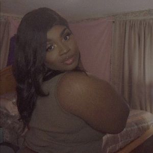 Meet your Posher, Destinee